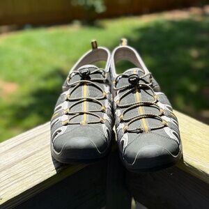 Men’s 11 Adventure Hiking Sandals